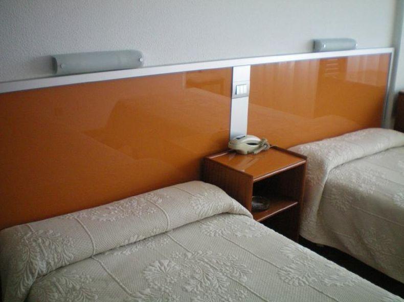 Hostal Liste Station A Coruna Room photo